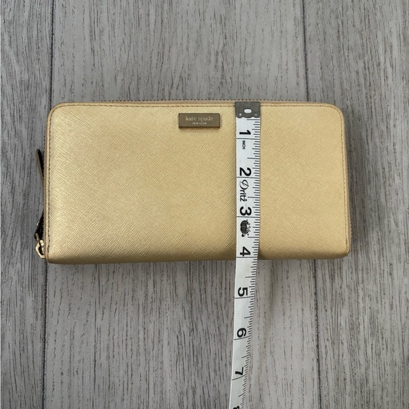 Kate Spade Spencer Metallic Slim Continental wallet. - Picture 13 of 14